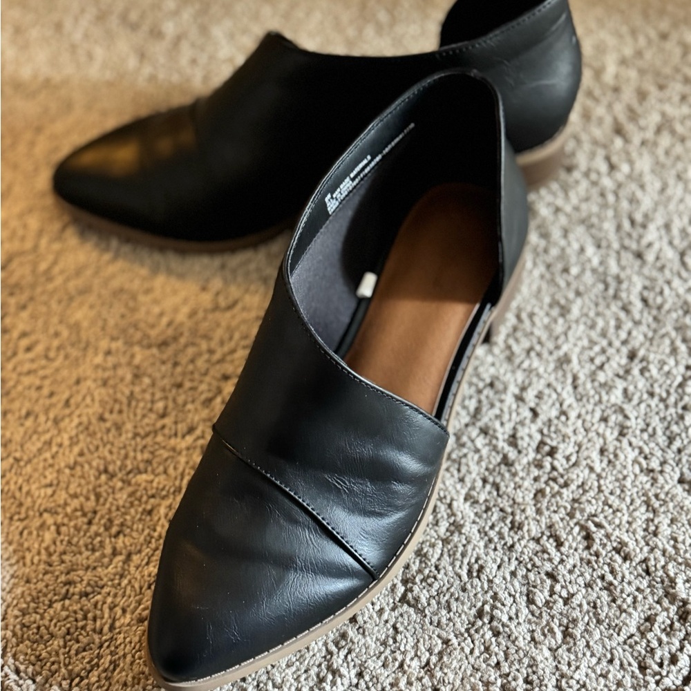 Universal Threads Black Cutout Ankle Boots
